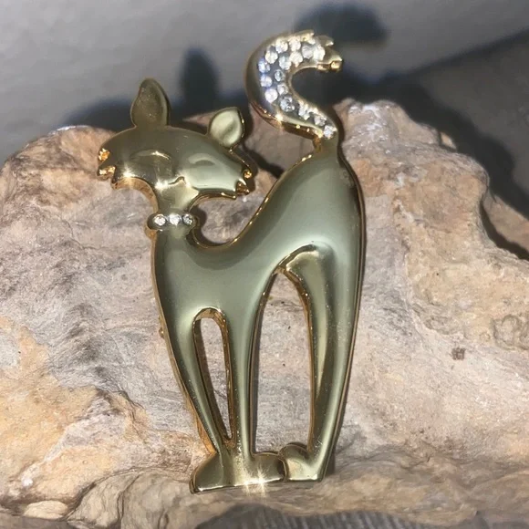 Vintage 80s Gold Tone Cat with Rhinestones Broach - Picture 3 of 6